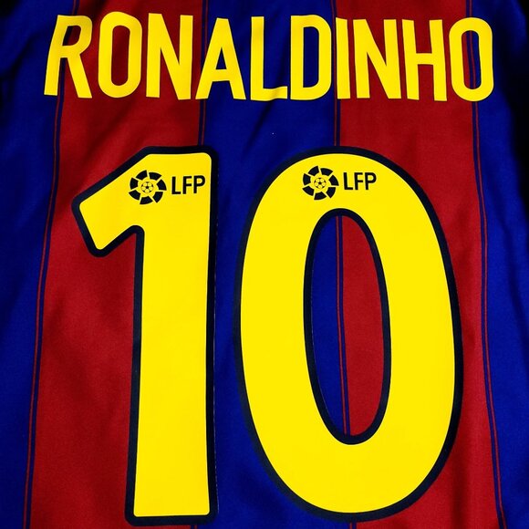 Ronaldinho Barcelona 2003 2004 DEBUT SEASON Soccer Jersey Shirt L SKU# 112586 - Picture 3 of 9